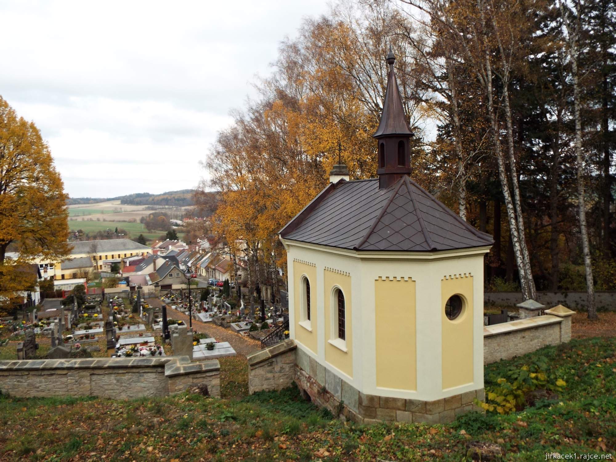 Letohrad - hřbitov 08 - pohled na hřbitov od vodojemu