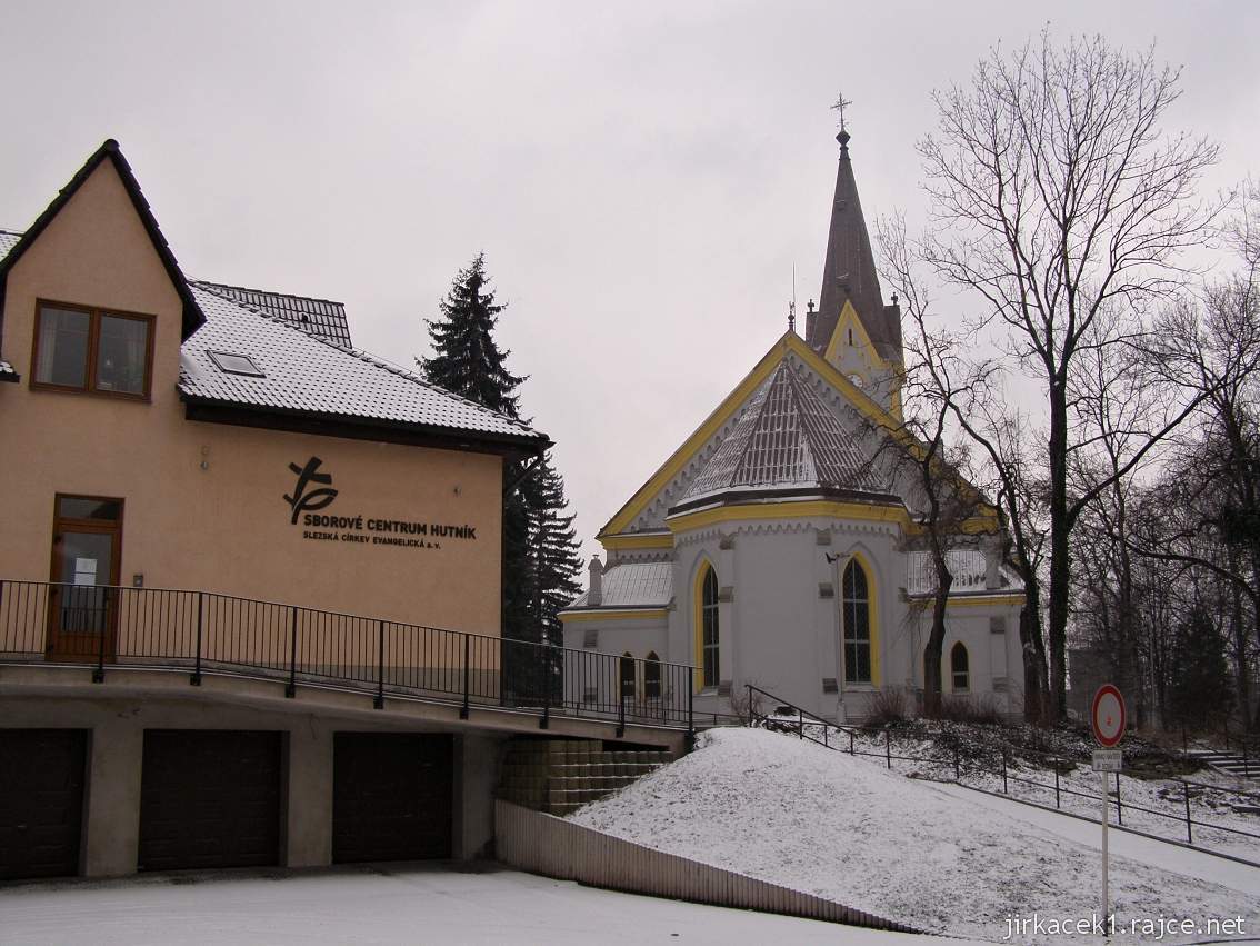 Třinec - evangelický kostel - zadní pohled a Sborové centrum Hutník