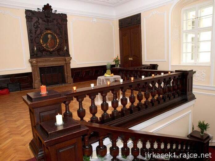 Napajedla - zámek - vstupní hala 02