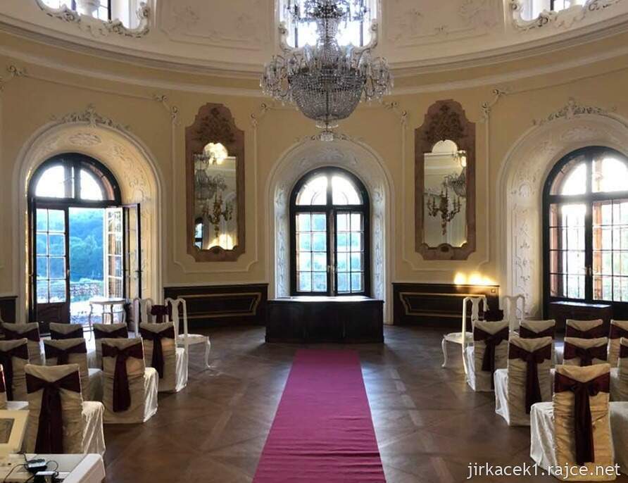 Napajedla - zámek - zrcadlový sál 04