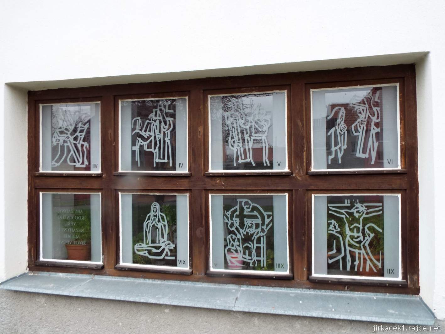 Kyjov - kostel církve československé husitské - křížová cesta na okenních tabulkách