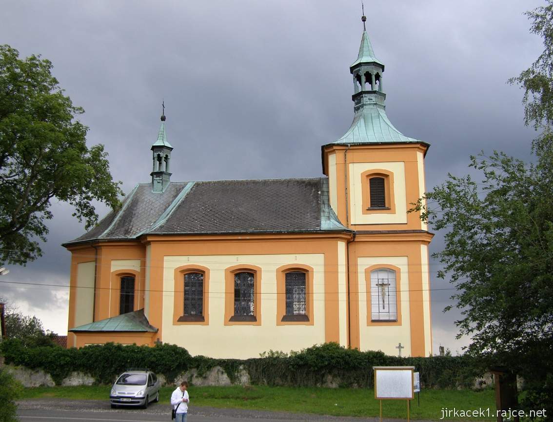Tatobity - kostel sv. Vavřince - boční pohled