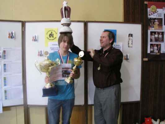 Závěrečné kolo RŽL 2009/2010 (Pravonín, 27. 3. 2010) - Celkový vítěz žákovské ligy
Robin Hrdina ani nemohl všechny ceny pobrat