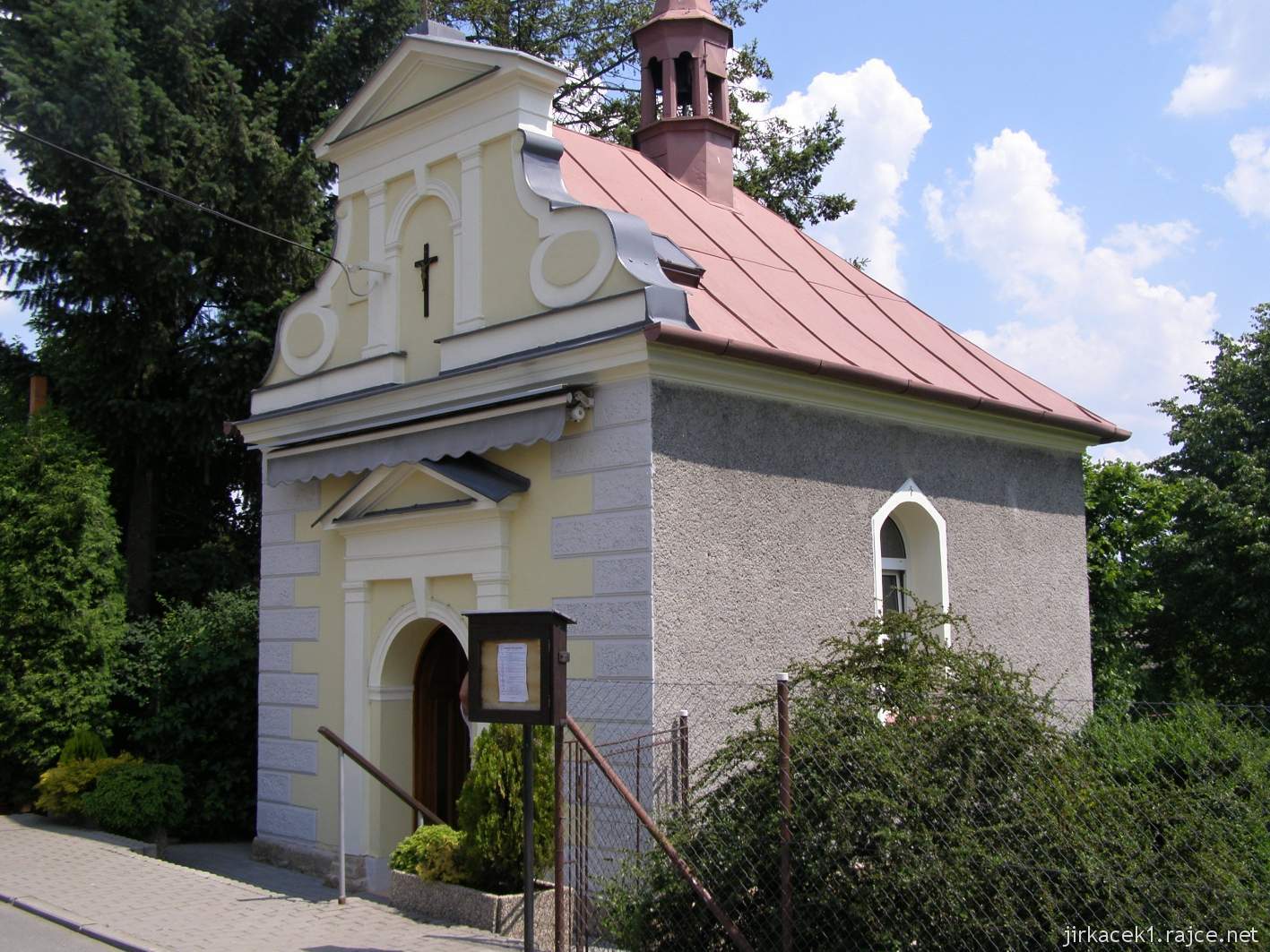 Bobrovníky u Hlučína - kaple sv. Prokopa 02 - čelní pohled
