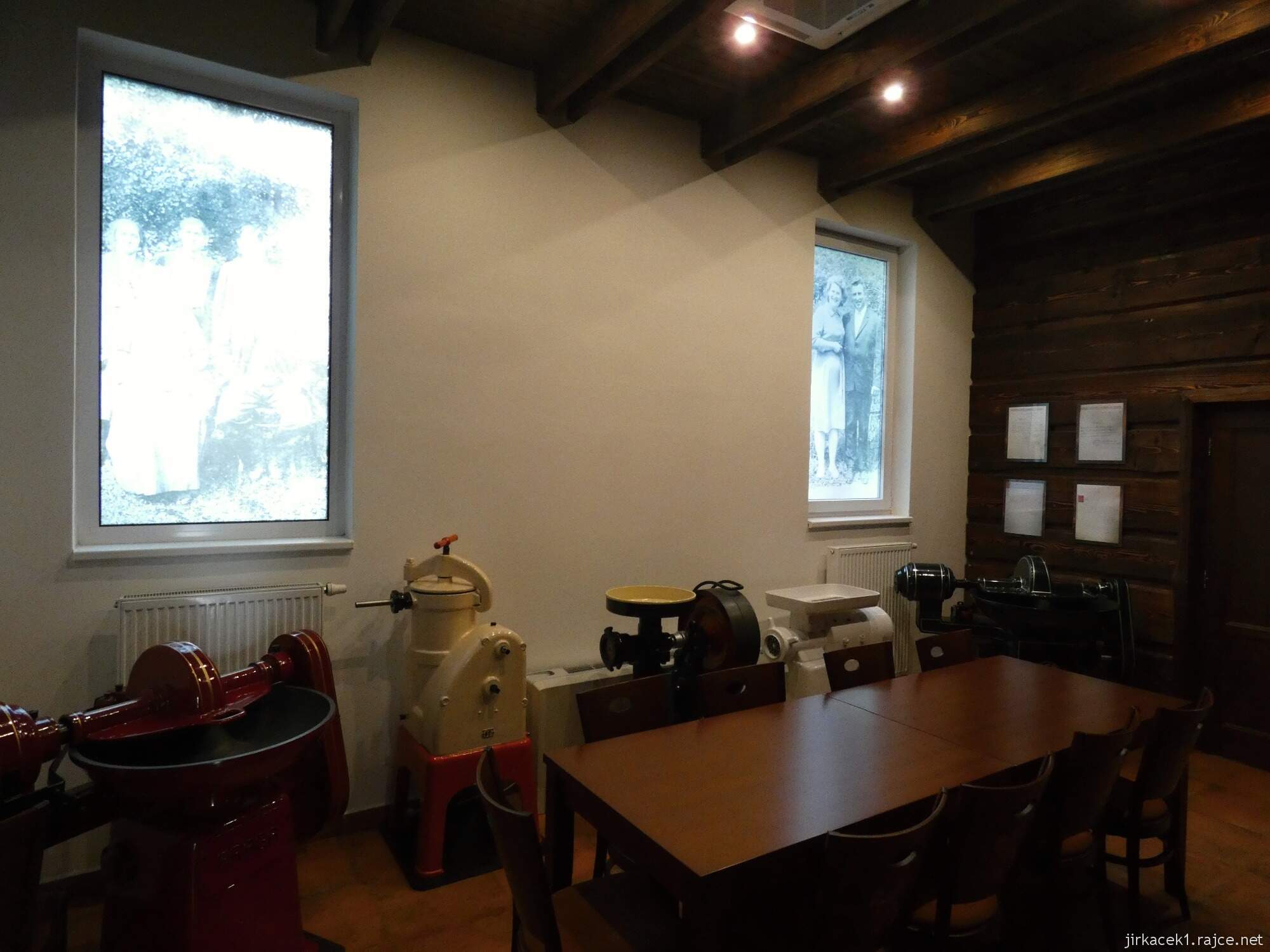 D - Valašské Meziříčí - muzeum řeznictví 27 - místnost s rodokmenem