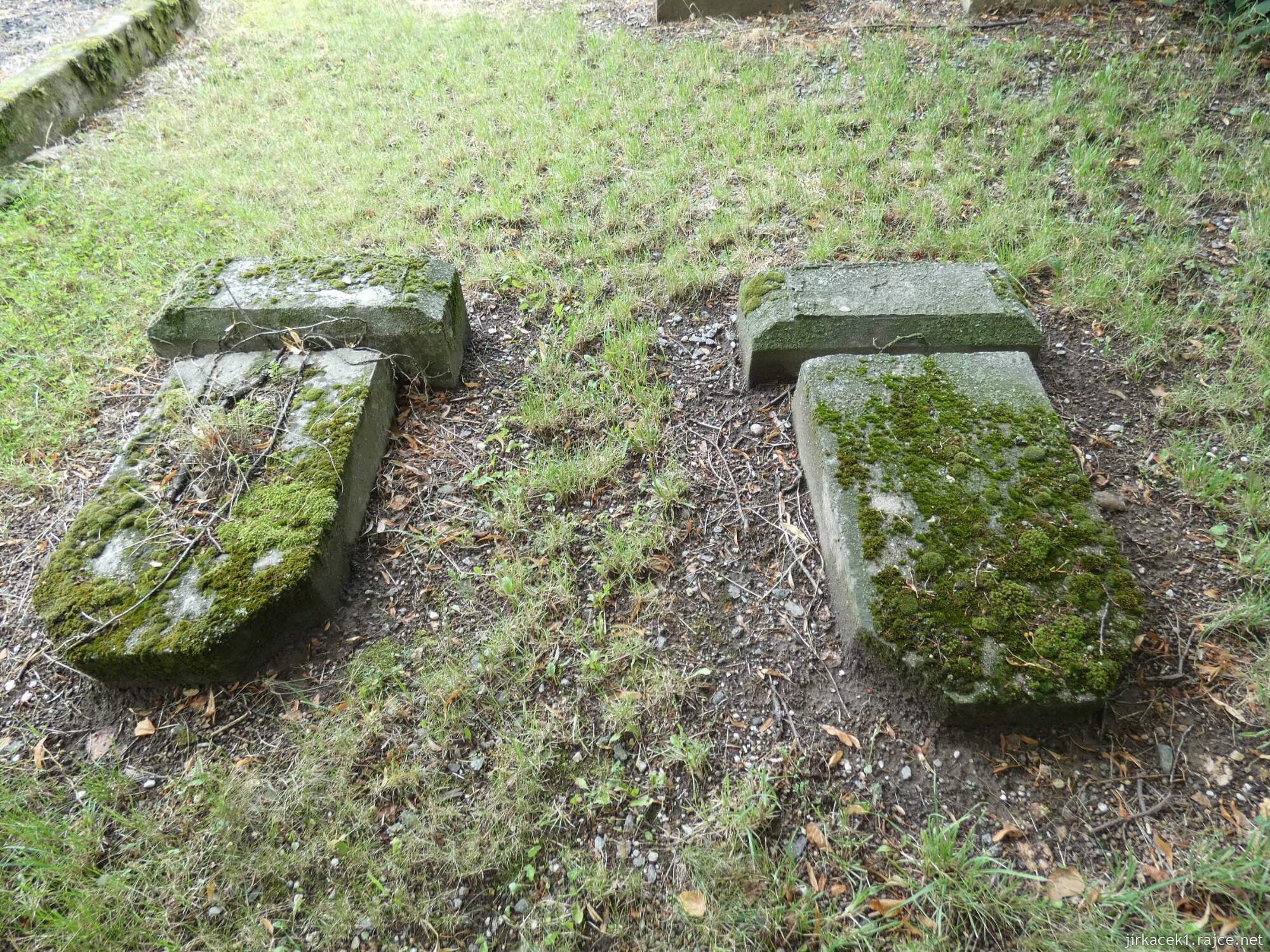 E - Kouřim - židovský hřbitov 004
