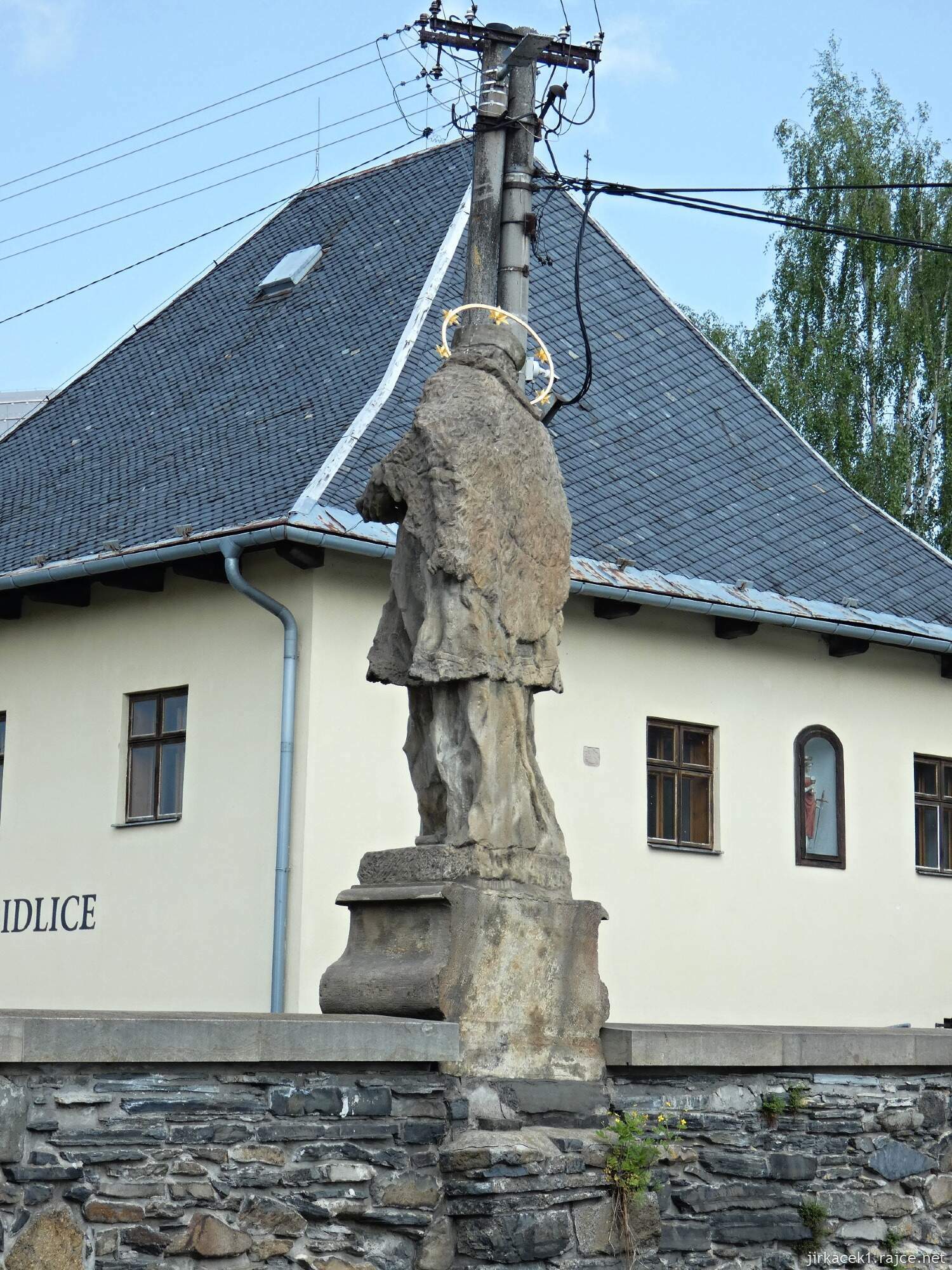 B - Budišov nad Budišovkou - kamenný most - socha sv. Jana Nepomuckého