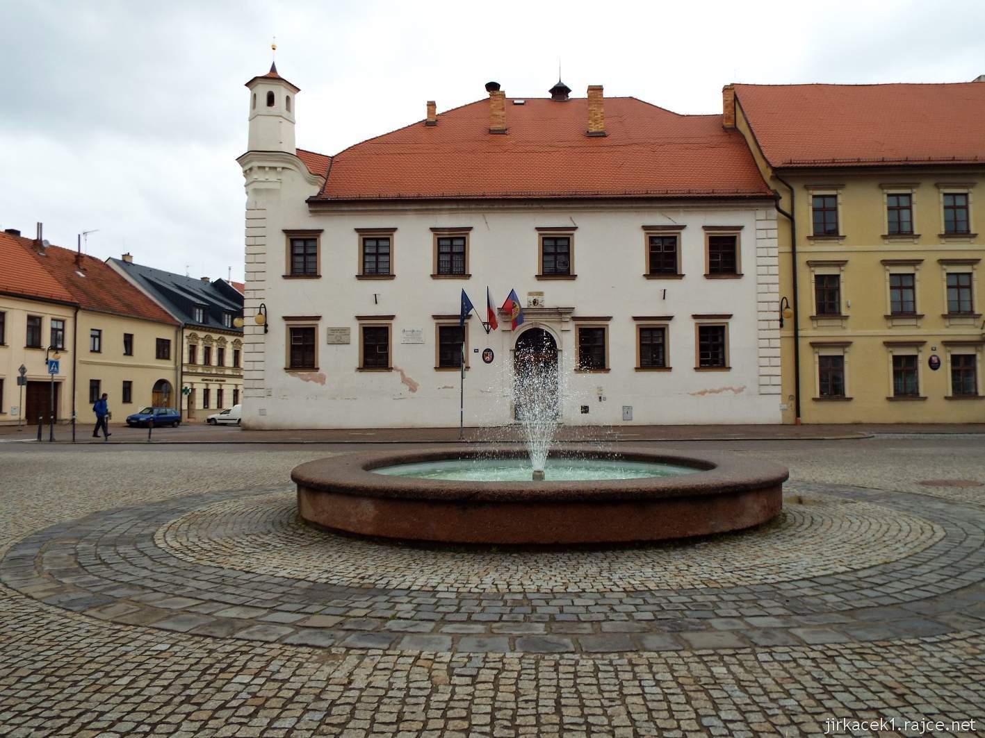 Slavkov u Brna - Palackého náměstí - radnice a fontána