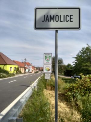 po silnici jsem se dostala už do Jamolic ...
