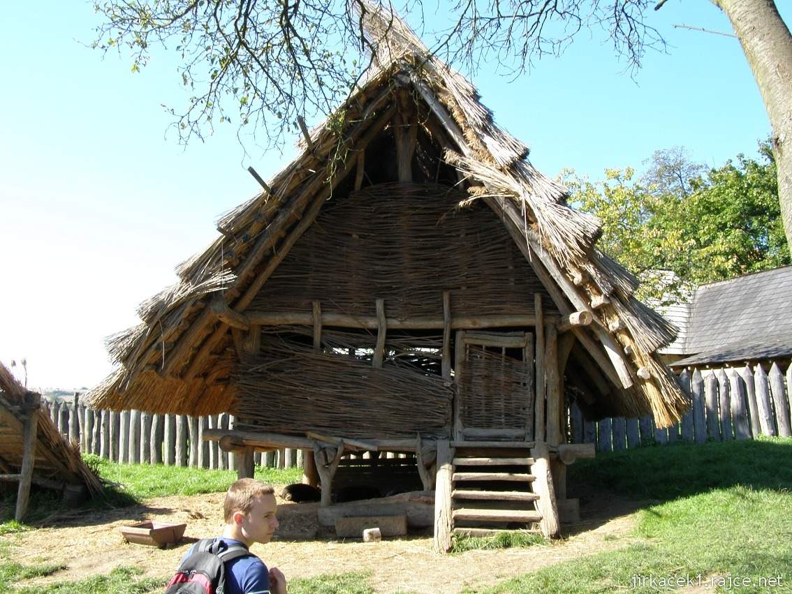 Modrá - archeoskanzen