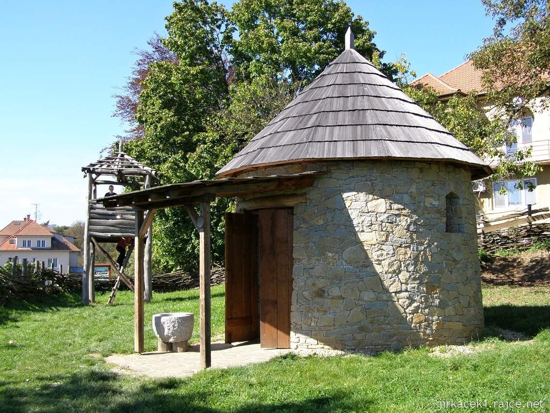 Modrá - archeoskanzen