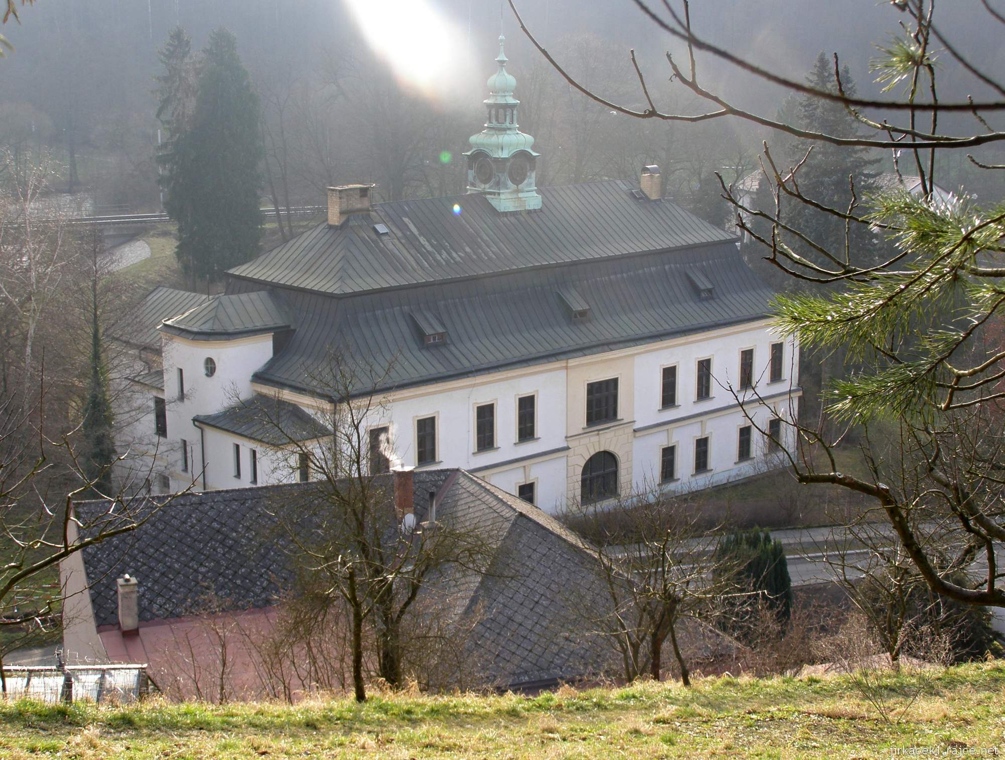 Brandýs nad Orlicí - zámek 01 - pohled od zříceniny hradu