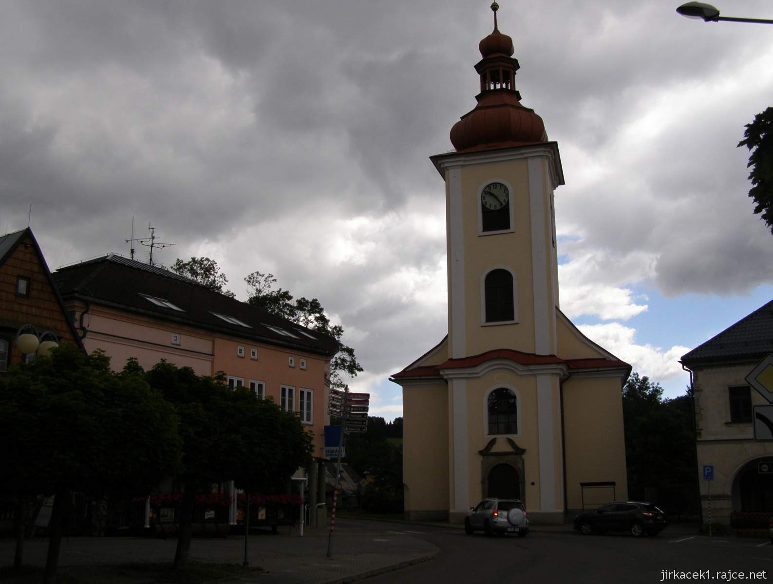 Rokytnice v Orlických horách - kostel Všech Svatých - čelní pohled