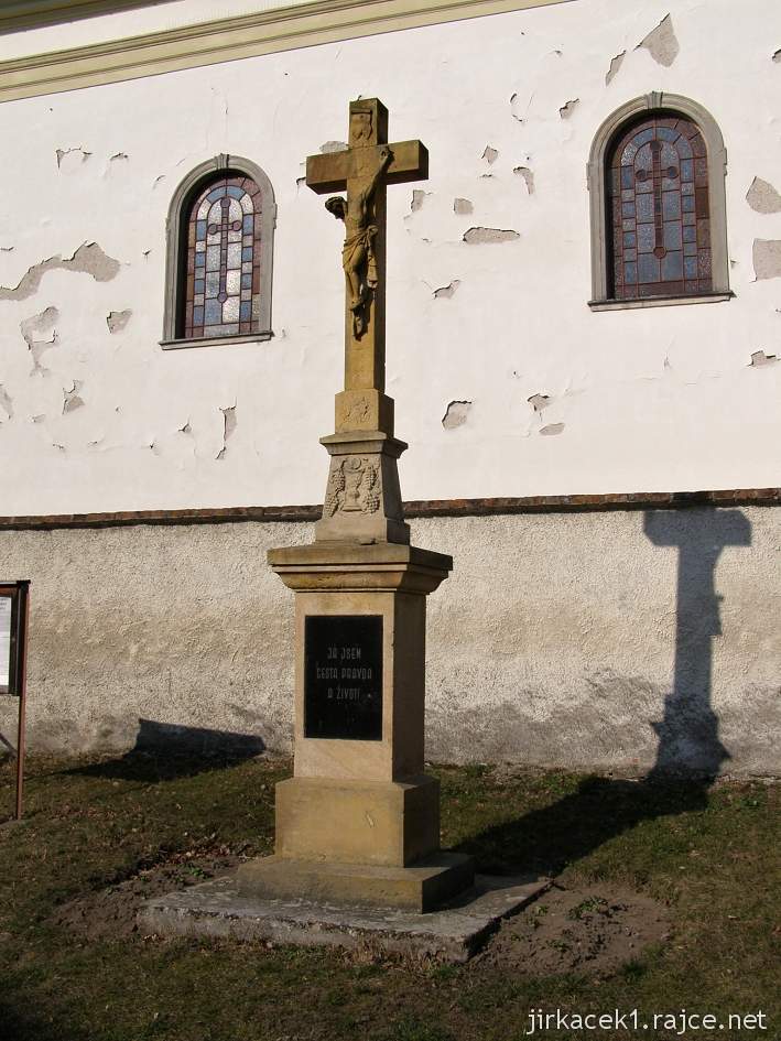 Horka nad Moravou - kostel sv. Mikuláše - kříž s Kristem