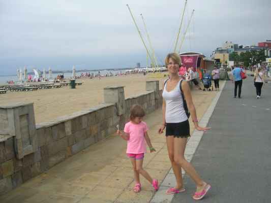 rajce.idnes costache album co-mi-padlo   ero Co mi padlo do oka V. – René Costache a PIVO – album na Rajčeti