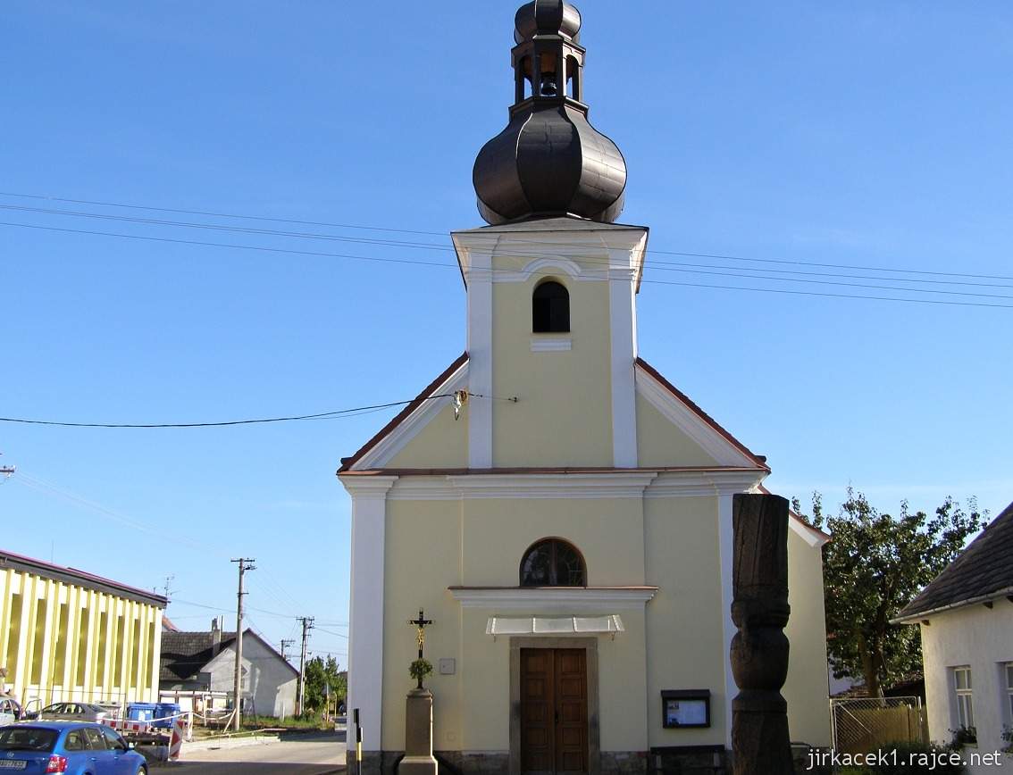 Tupesy - kaple Navštívení Panny Marie - průčelí