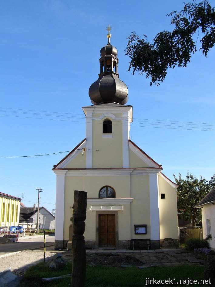 Tupesy - kaple Navštívení Panny Marie - přední pohled